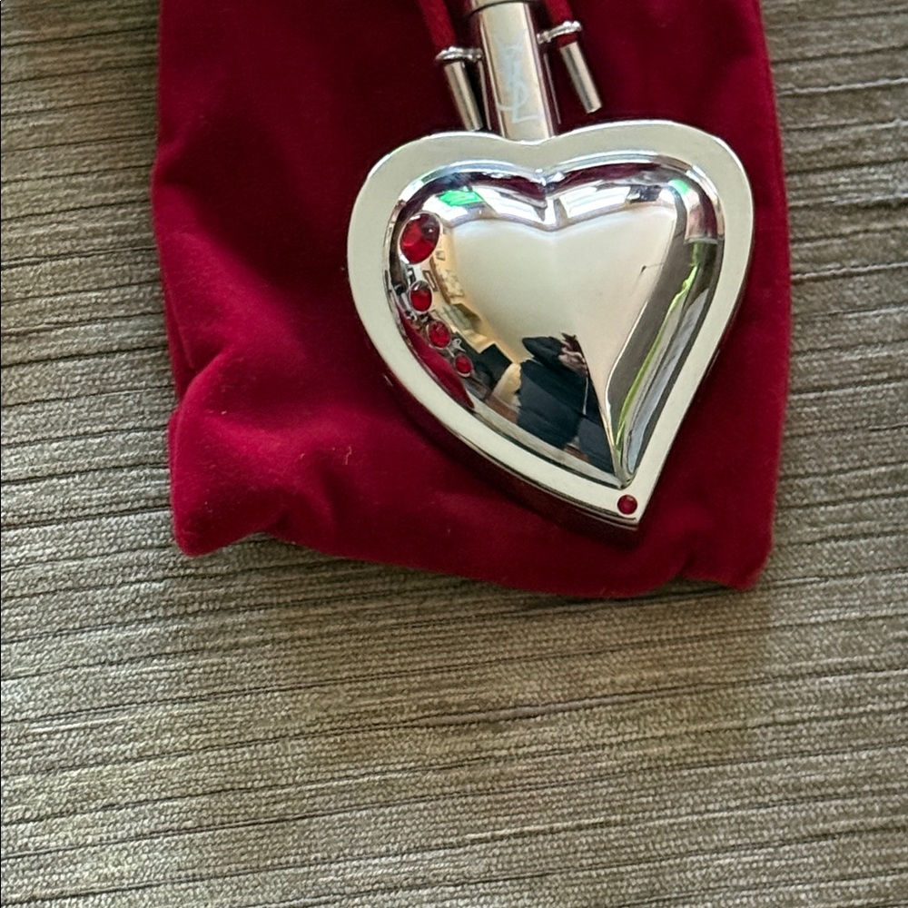 Yves Saint Laurent Love Collection Lip Makeup Palette (Limited Edition) - Picture 2 of 8